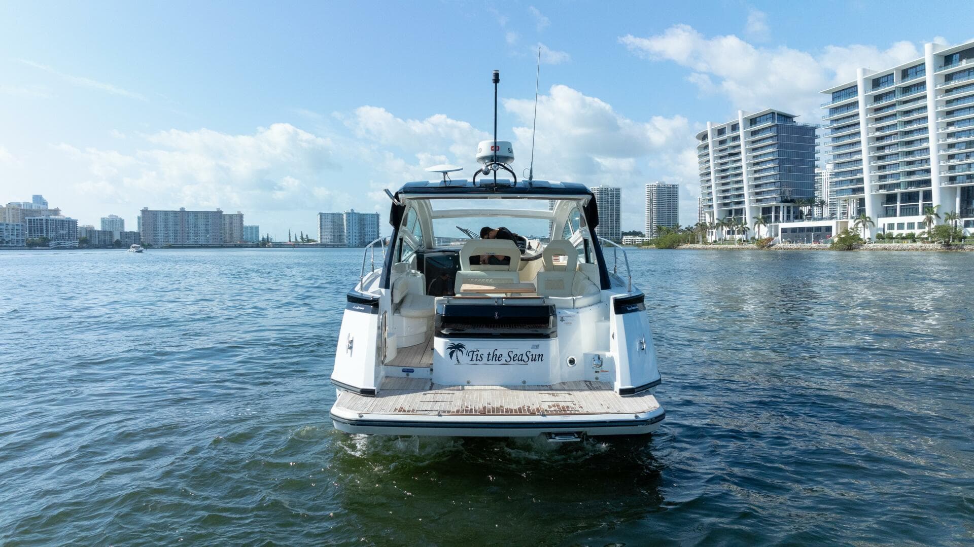 Beneteau 40 - Tis the Seasun - Exterior Profile