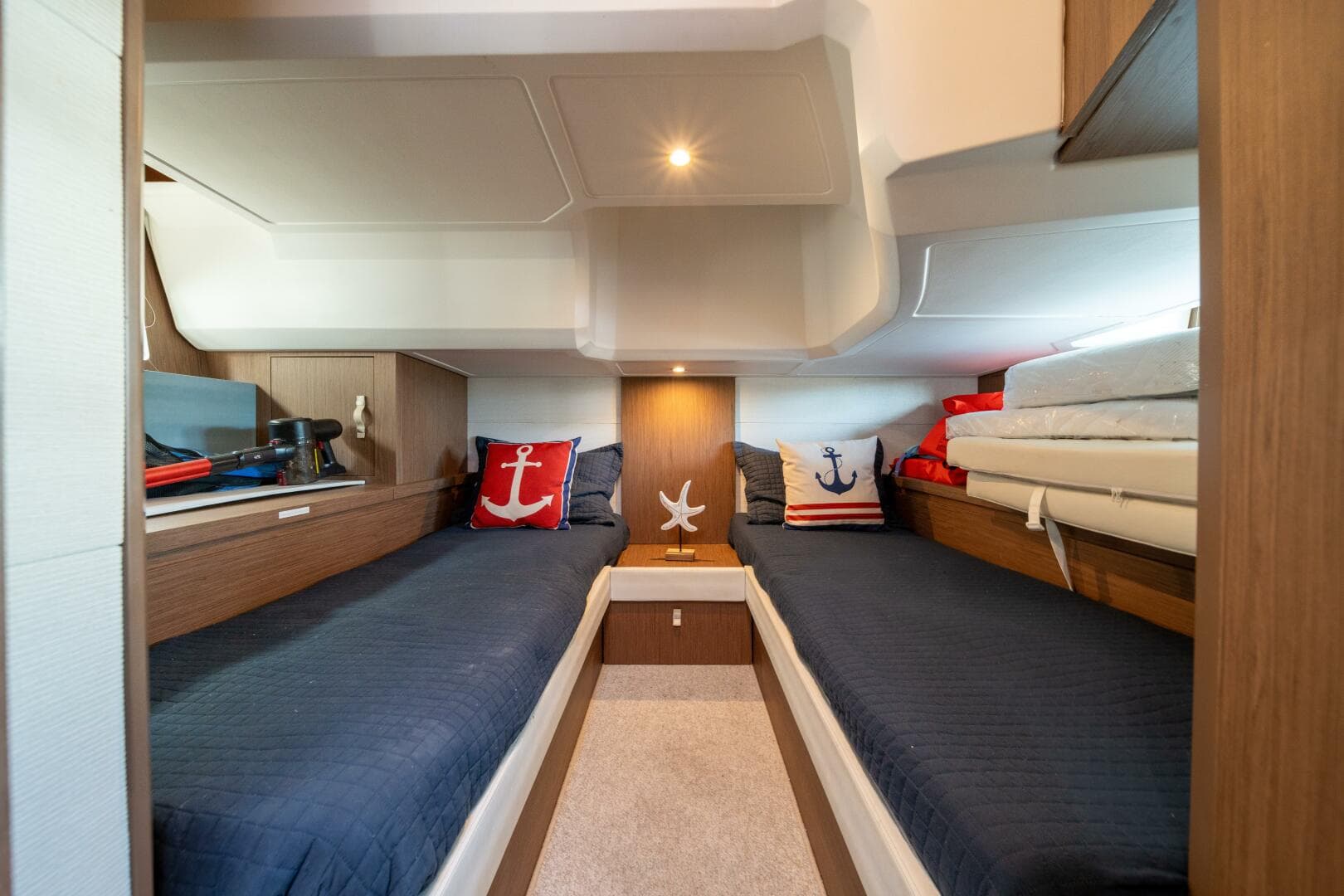 Beneteau 40 - Tis the Seasun - Stateroom