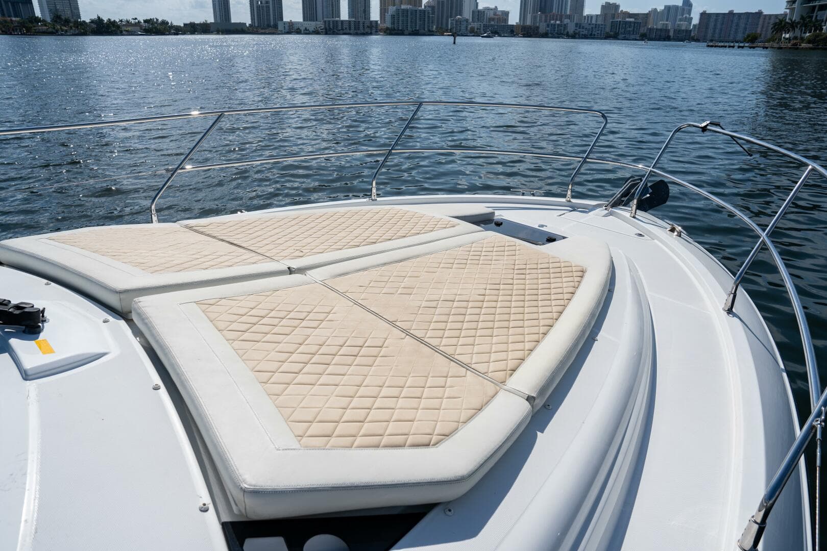 Beneteau 40 - Tis the Seasun - Bow