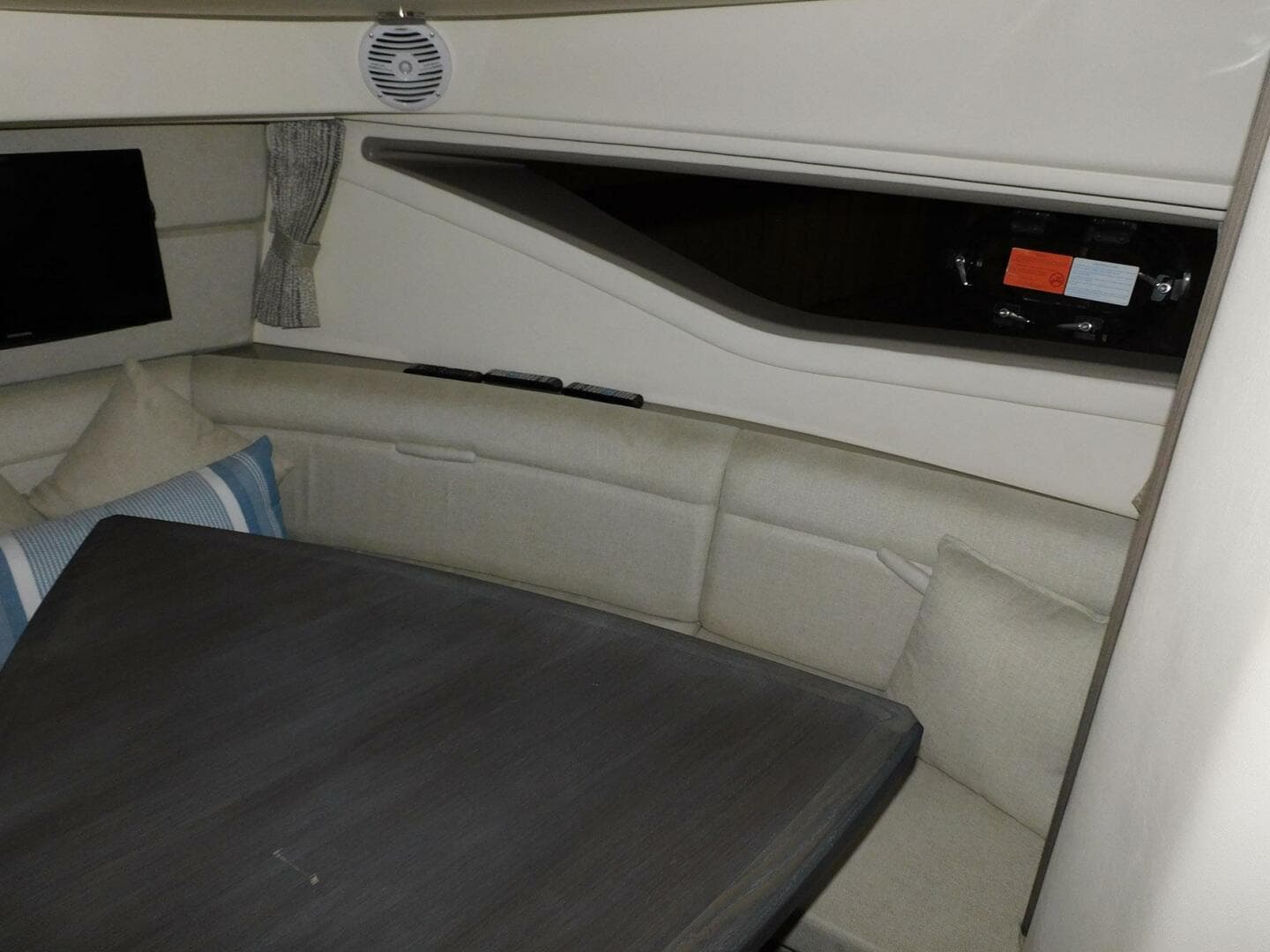 2018 Sea Ray Sundancer 320