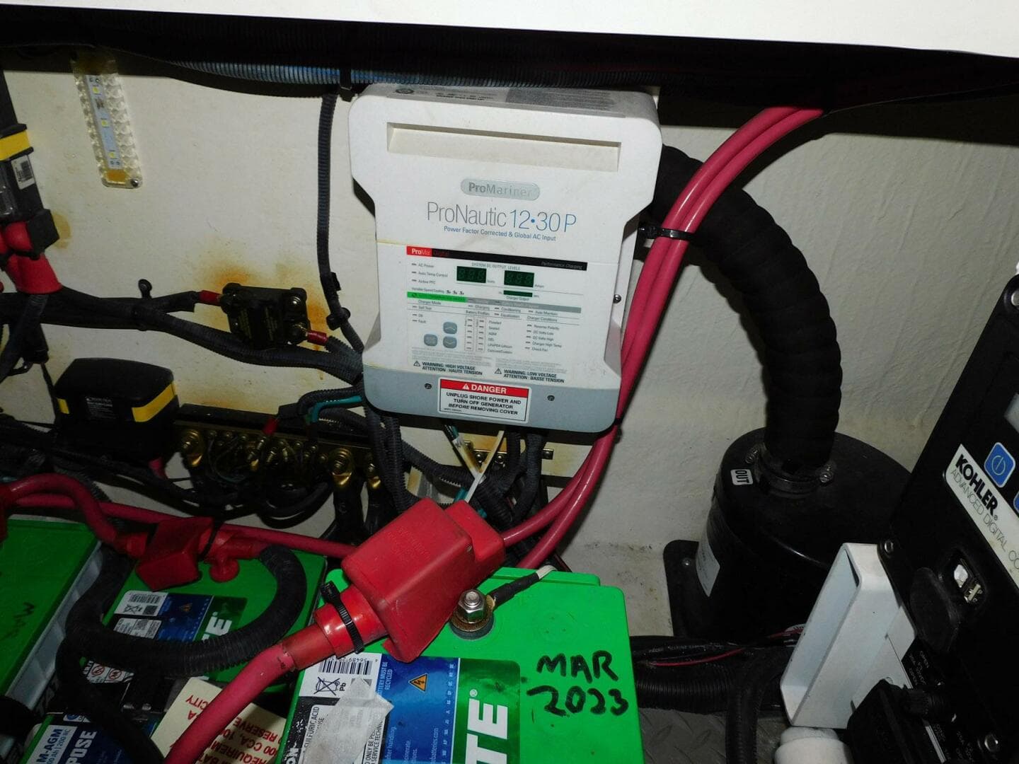 2018 Sea Ray Sundancer 320