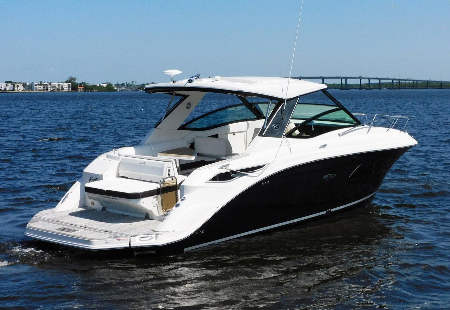 2018 Sea Ray Sundancer 320