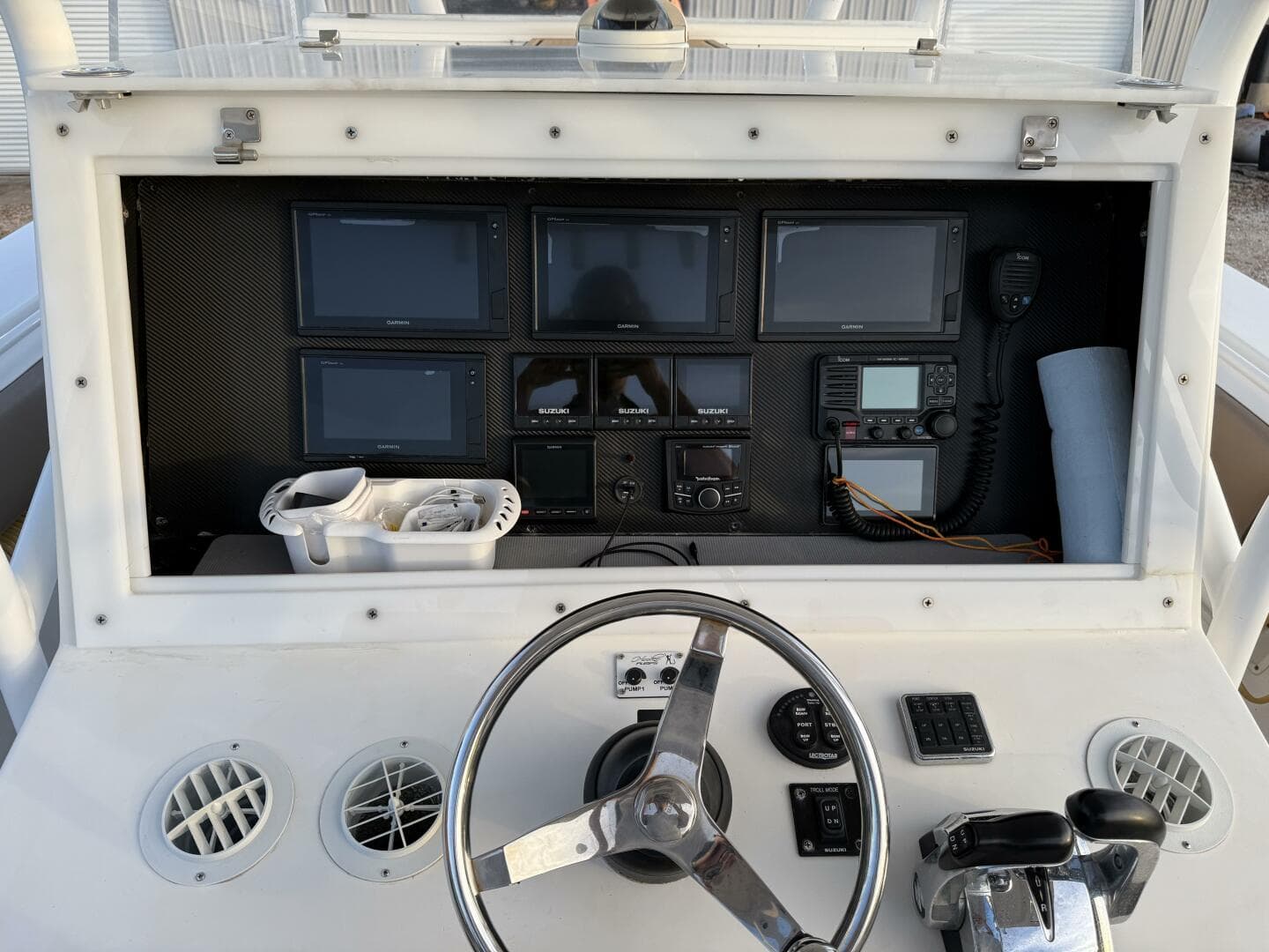 2014 Sea Hunter 40 Center Console