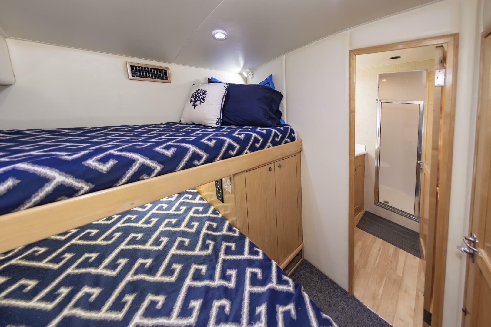 52BuddyDavisFishinFever032