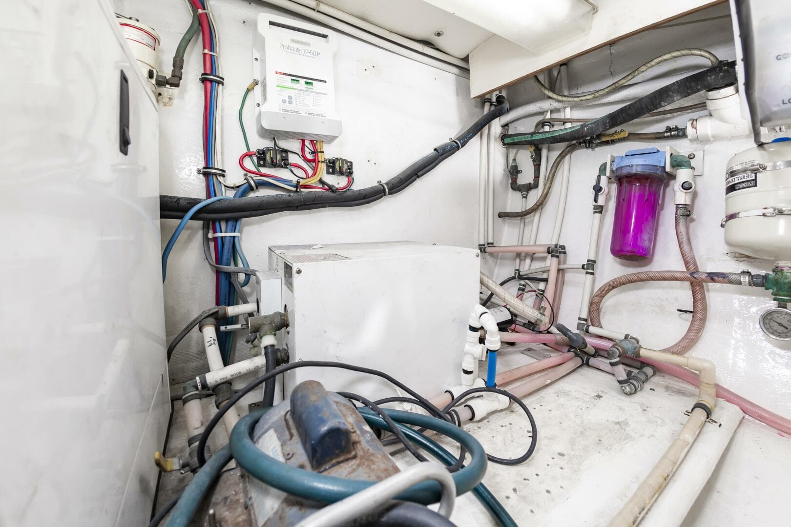 52BuddyDavisFishinFever050