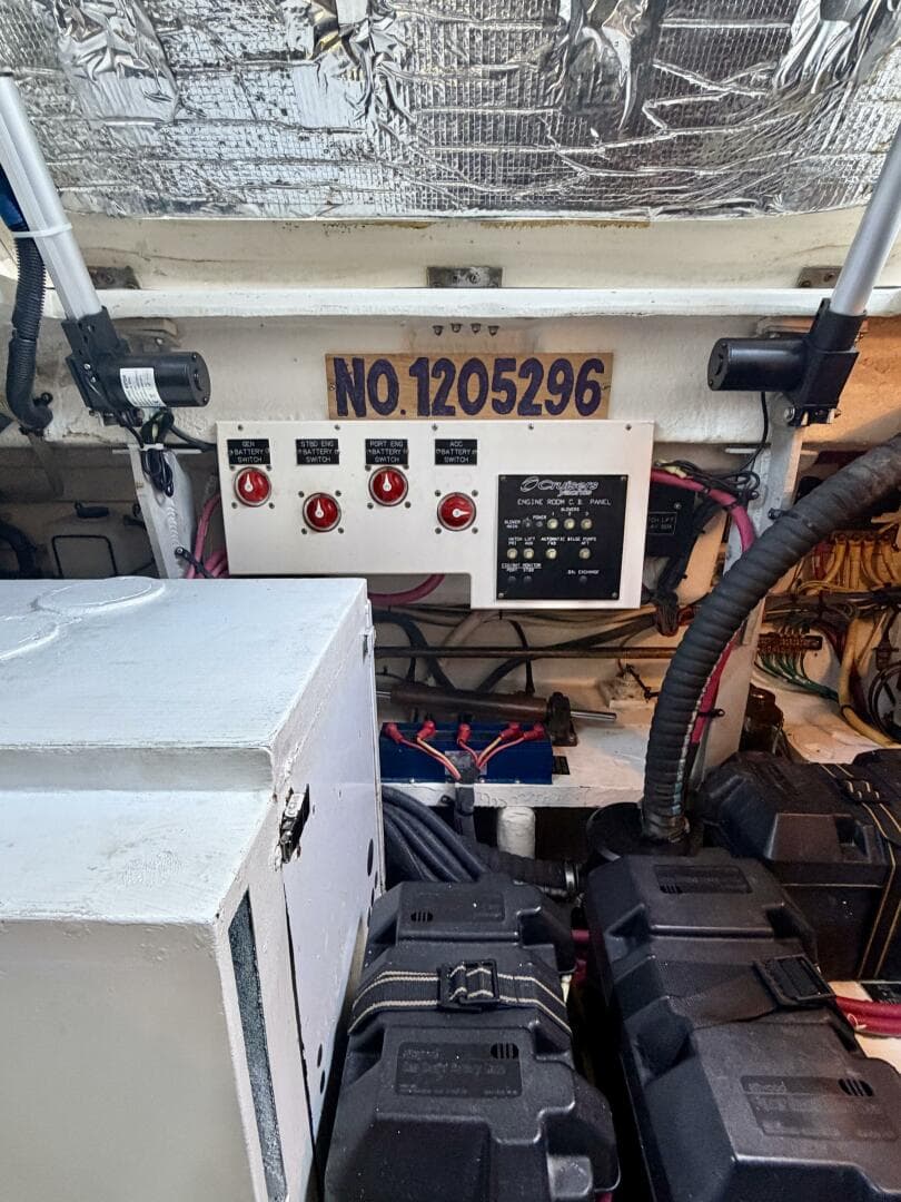 2007 Cruisers Yachts 370 Express