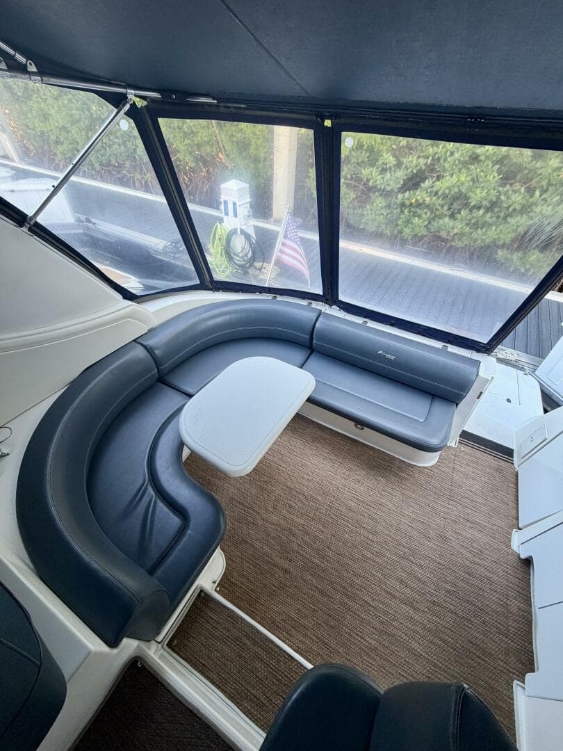 2007 Cruisers Yachts 370 Express