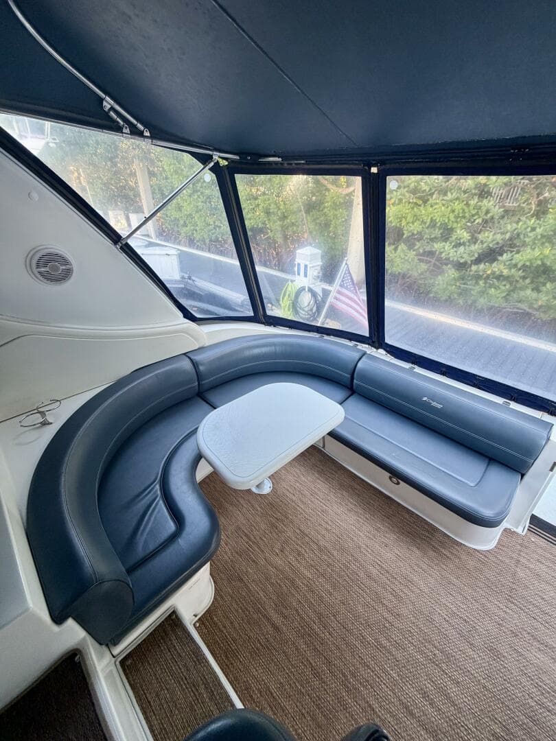 2007 Cruisers Yachts 370 Express