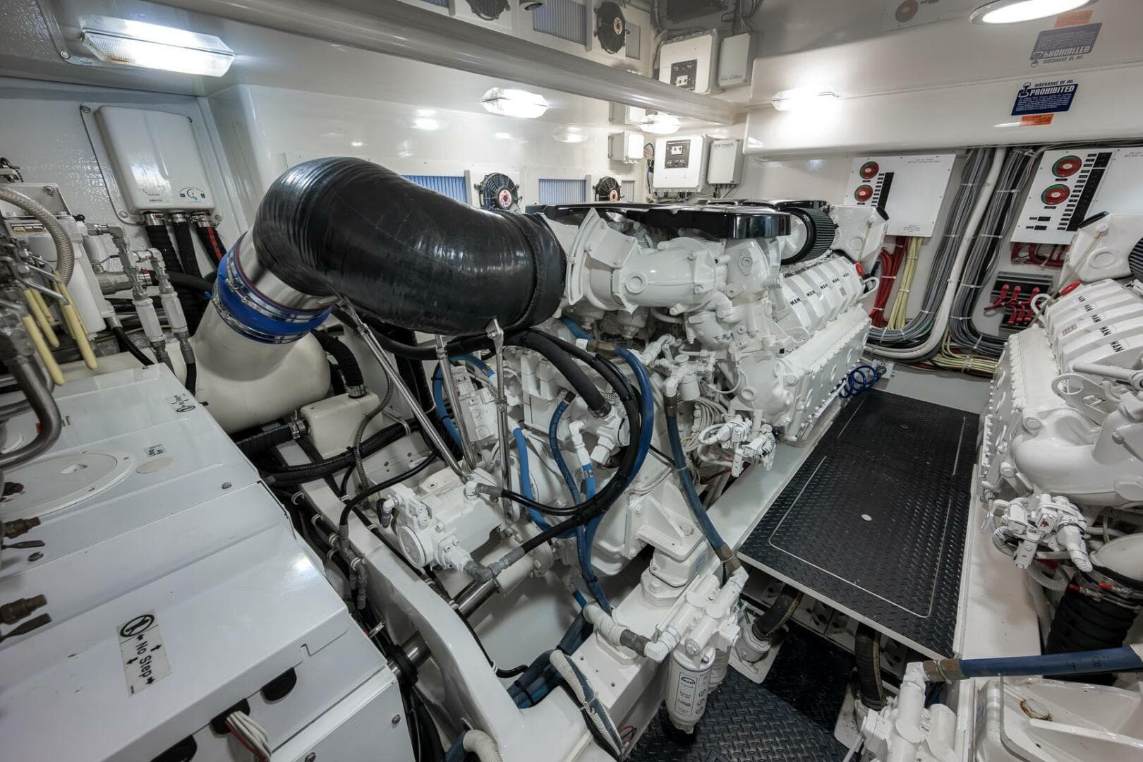 2015 Viking 52 Sport Coupe