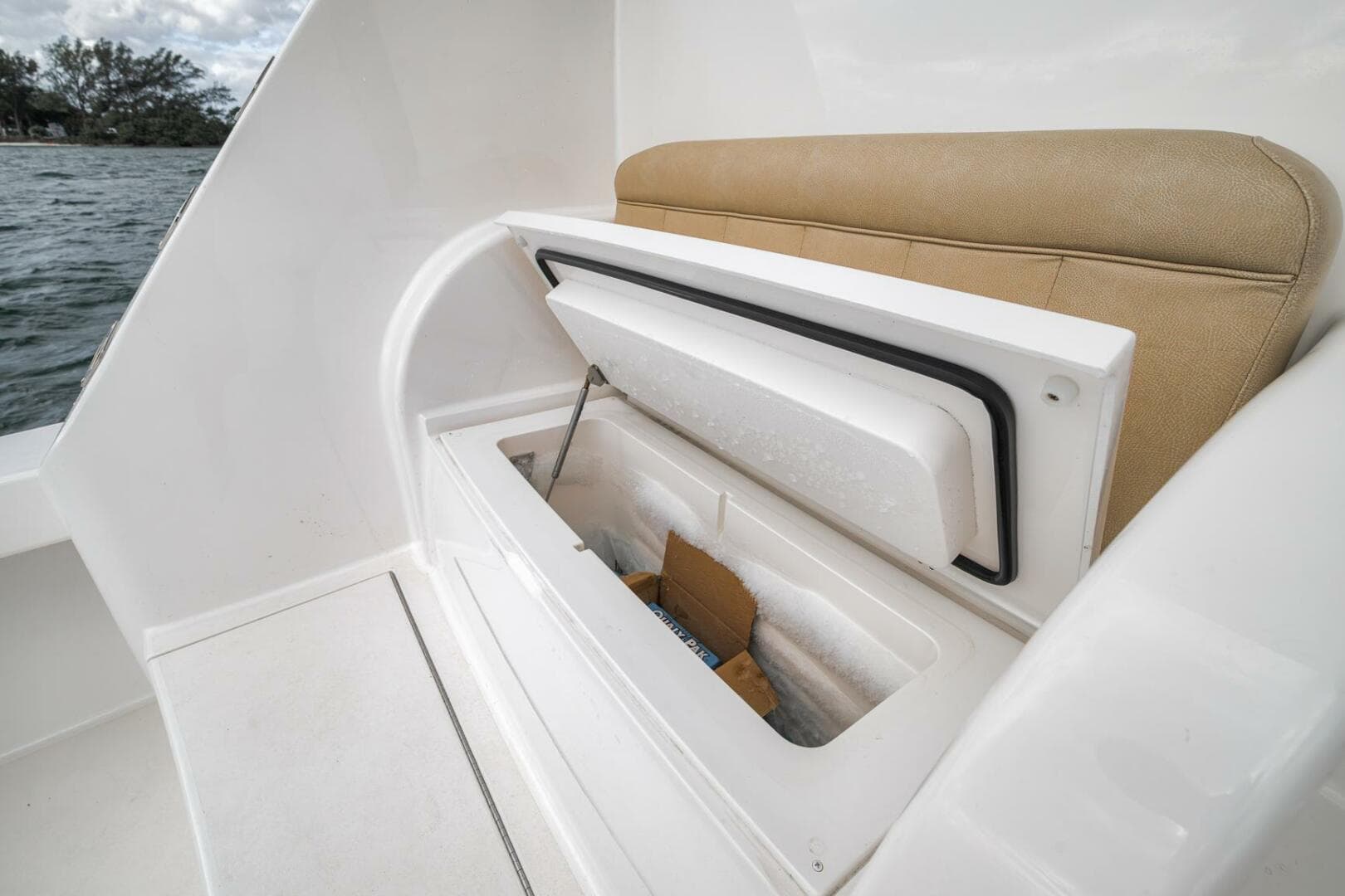 2015 Viking 52 Sport Coupe