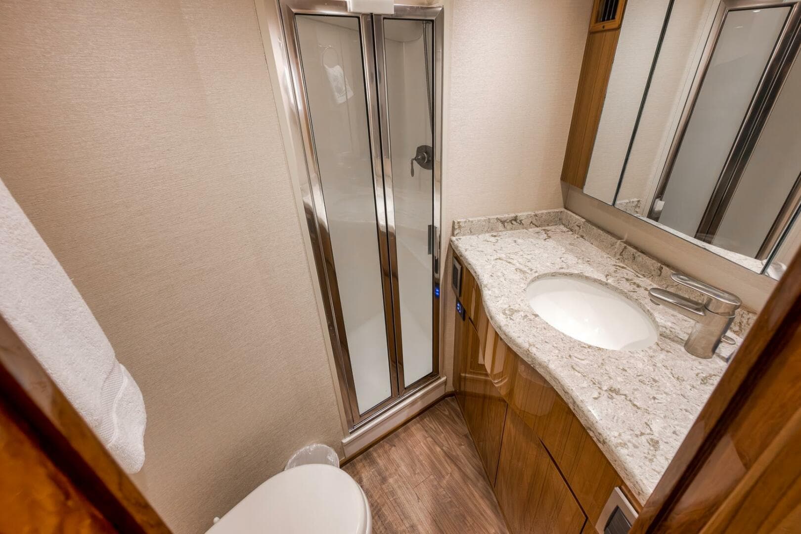 2015 Viking 52 Sport Coupe