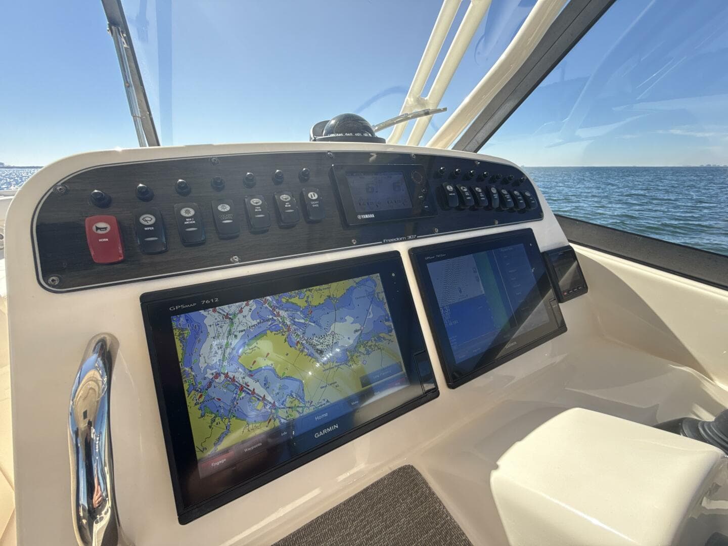 2016 Grady-White 307 Freedom