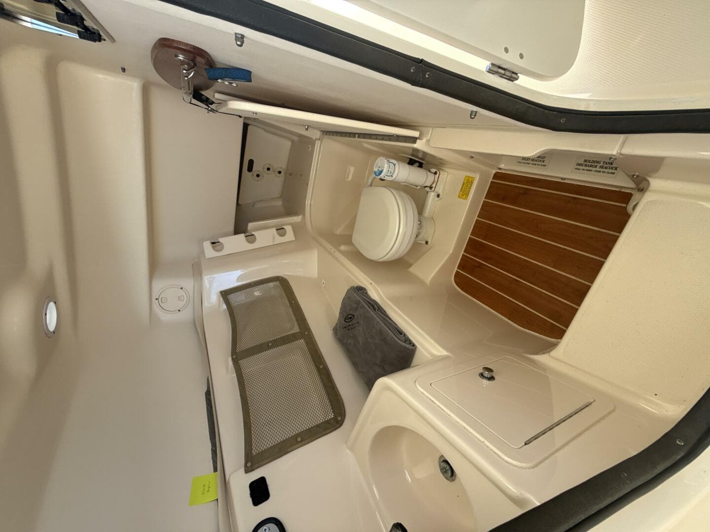 2016 Grady-White 307 Freedom