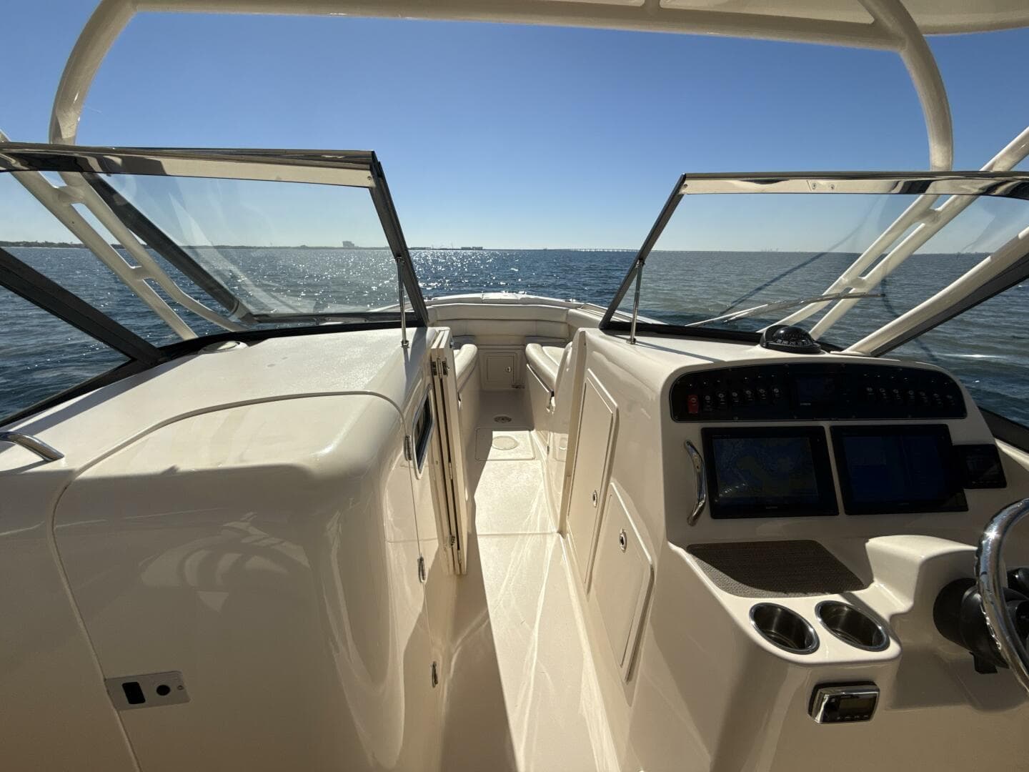 2016 Grady-White 307 Freedom