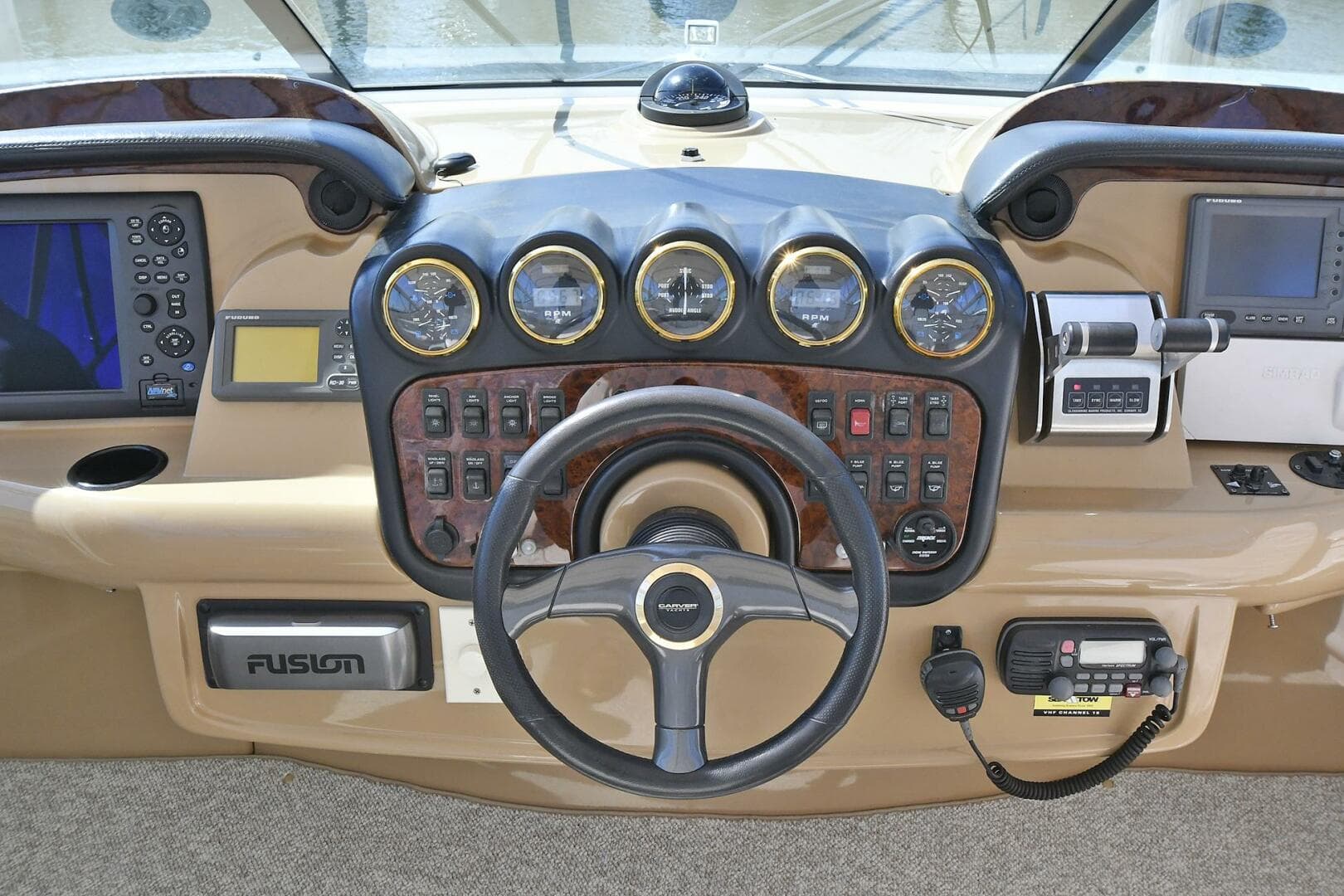 2001 Carver 466 Motor Yacht