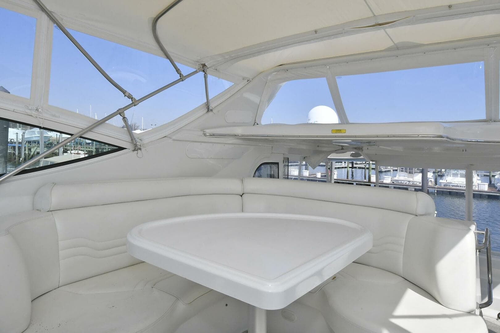 2001 Carver 466 Motor Yacht