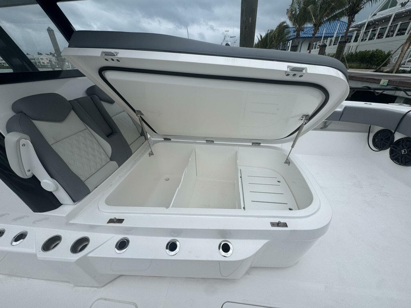 2025 Invincible 35 Catamaran