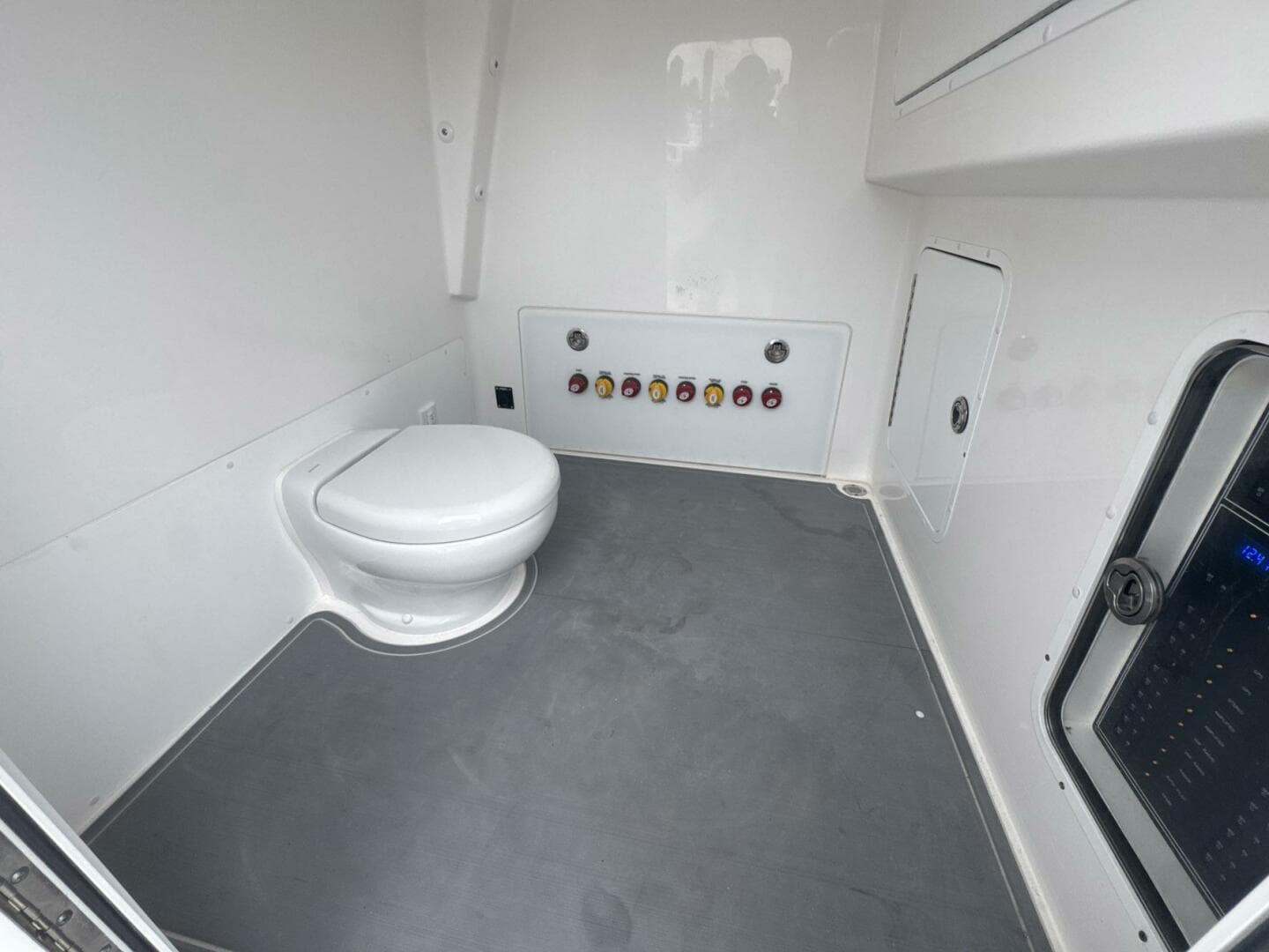 2025 Invincible 35 Catamaran