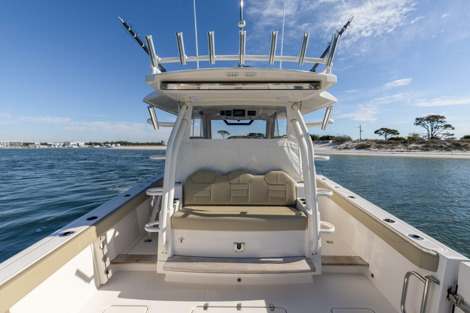2019 Pursuit S 368 Moon Dogg Cockpit