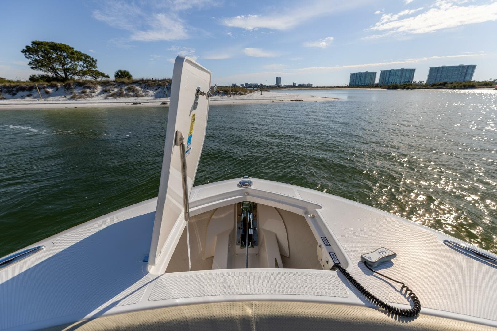 2019 Pursuit S 368 Moon Dogg Windlass