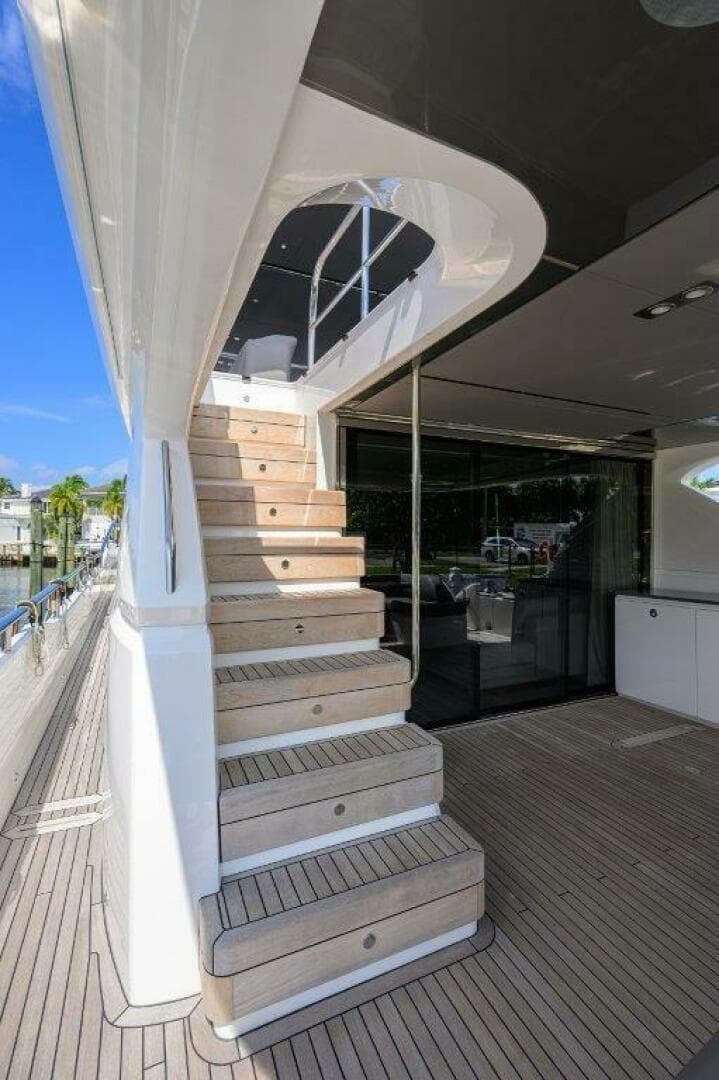 Princess Y78 - Main Deck Aft