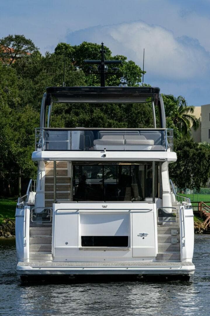 Princess Y78 - Exterior