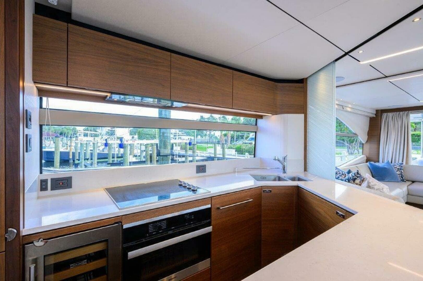 Princess Y78 - Galley