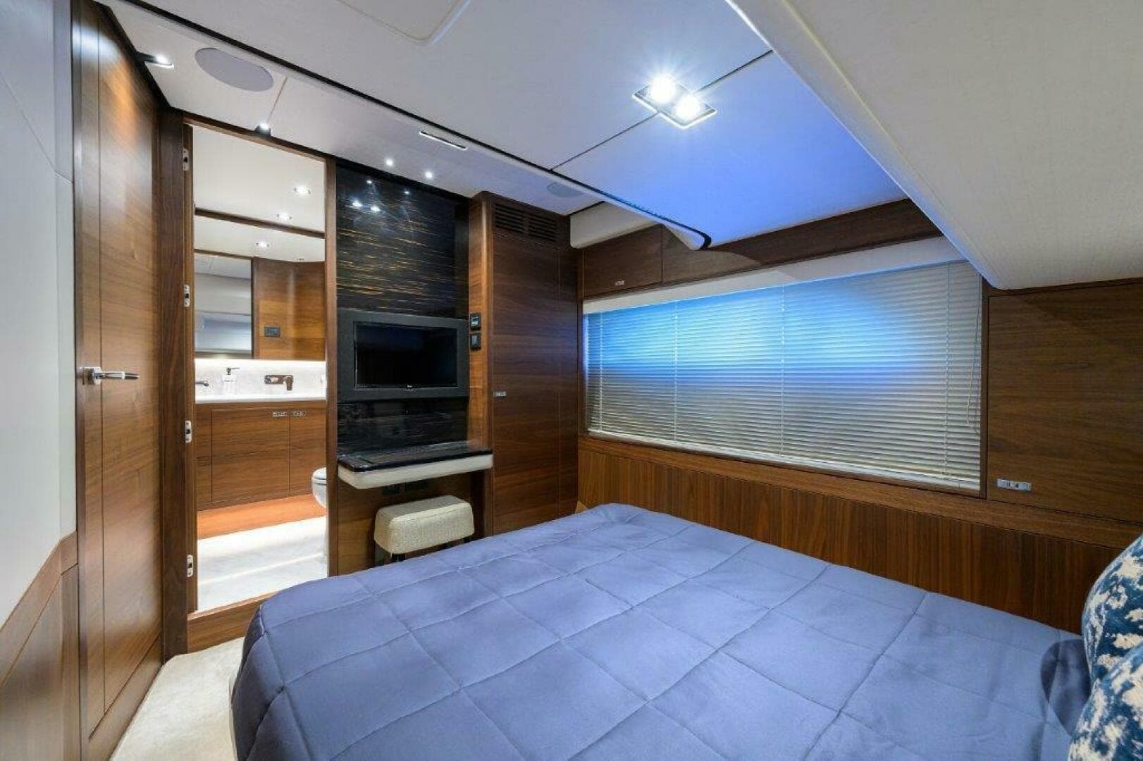 Princess Y78 - Guest Stateroom Starboard