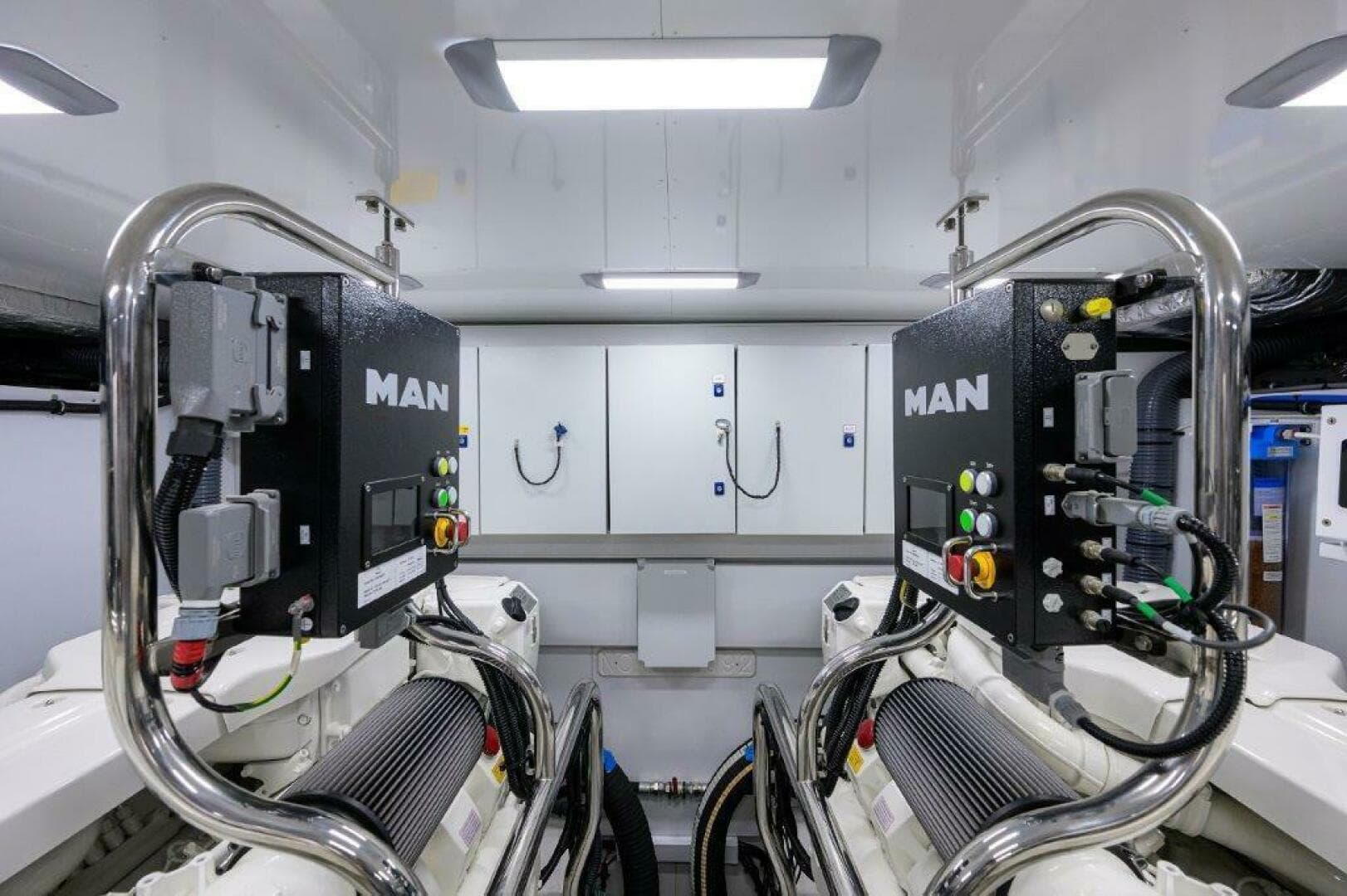 Princess Y78 - Engine Room 