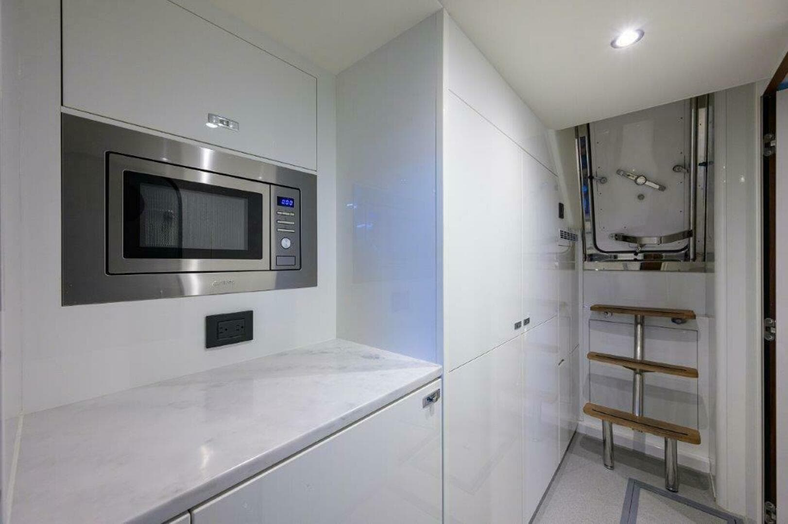 Princess Y78 - Crew Quarters