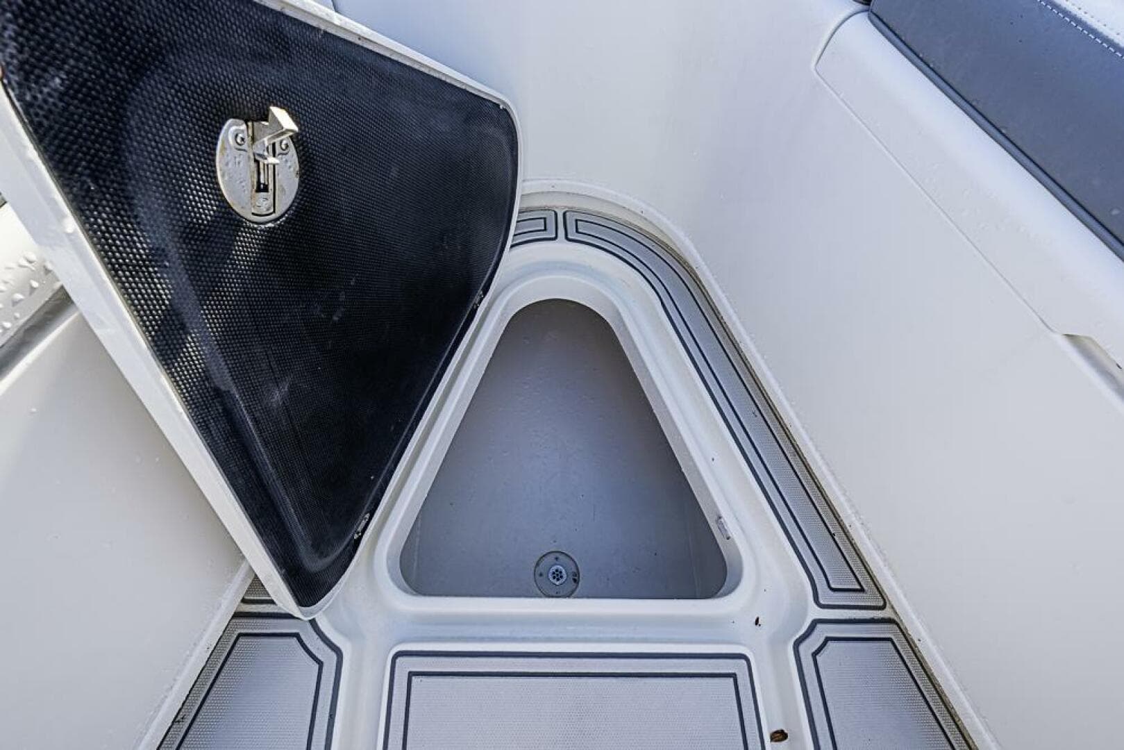 2011 Yellowfin 39 Offshore