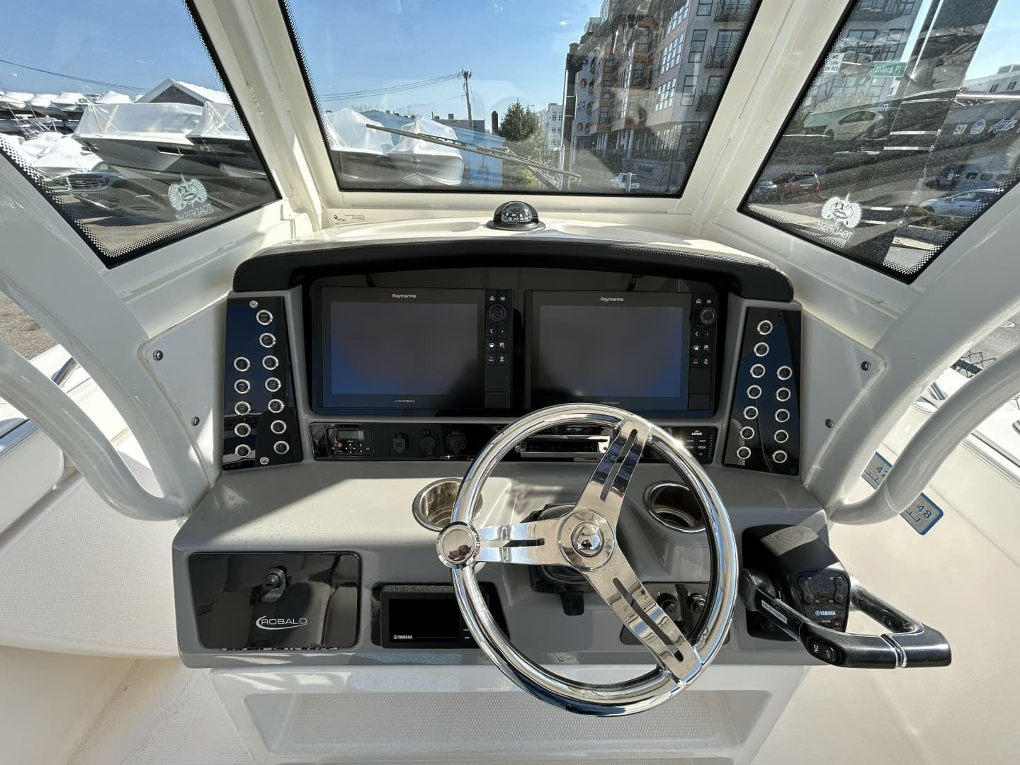 2020 Robalo R272