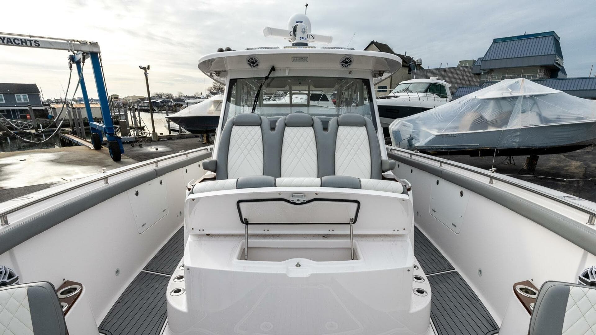 2023 Everglades 455 Center Console