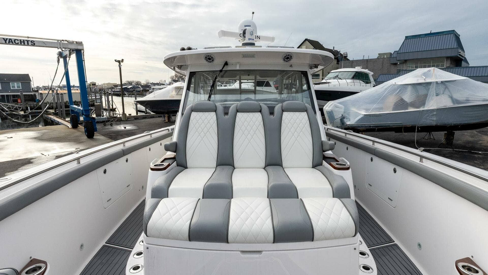 2023 Everglades 455 Center Console