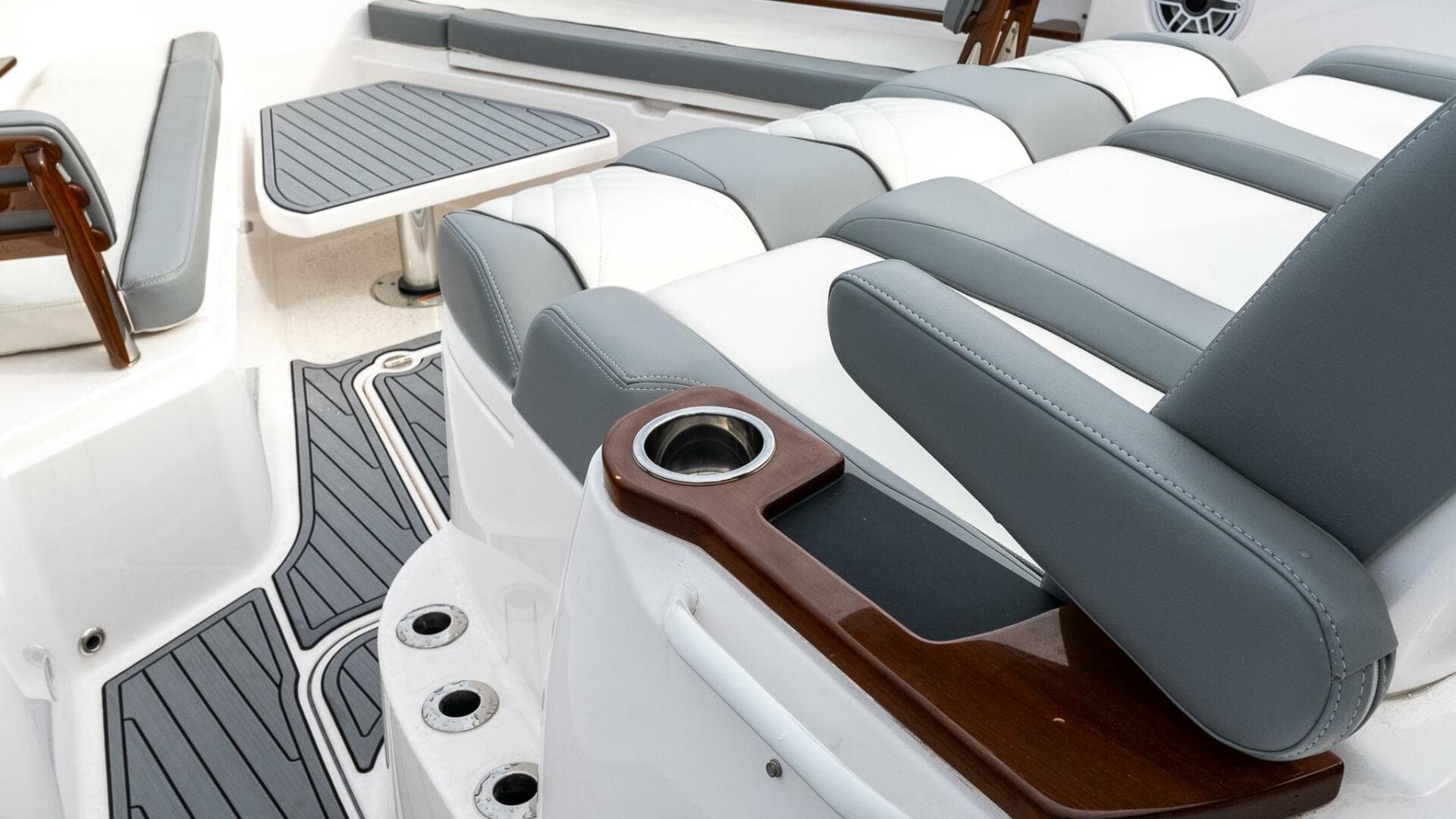 2023 Everglades 455 Center Console