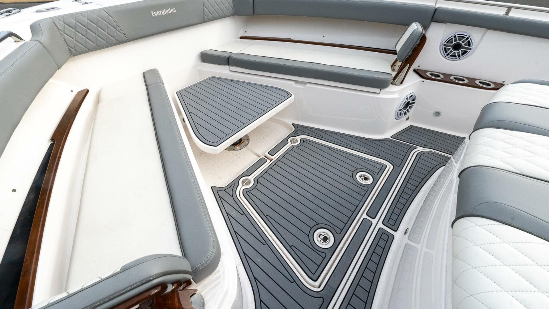 2023 Everglades 455 Center Console