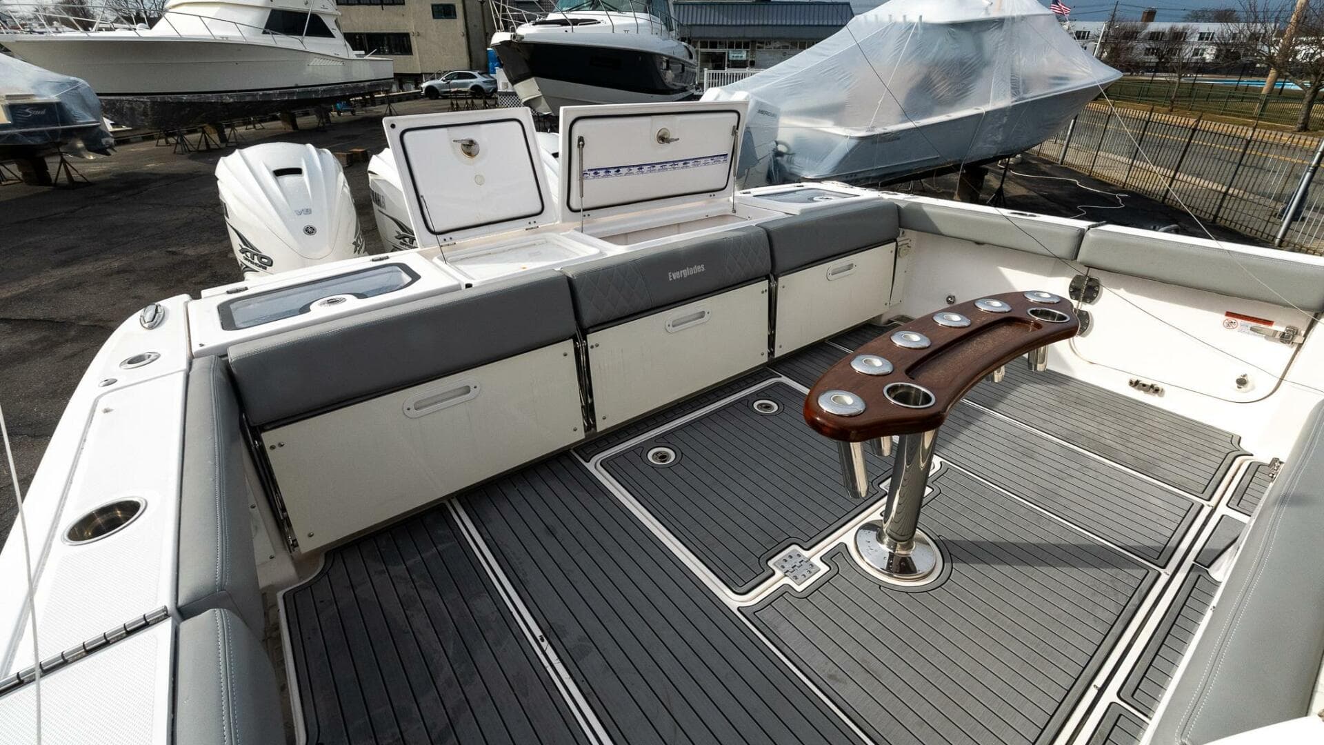 2023 Everglades 455 Center Console