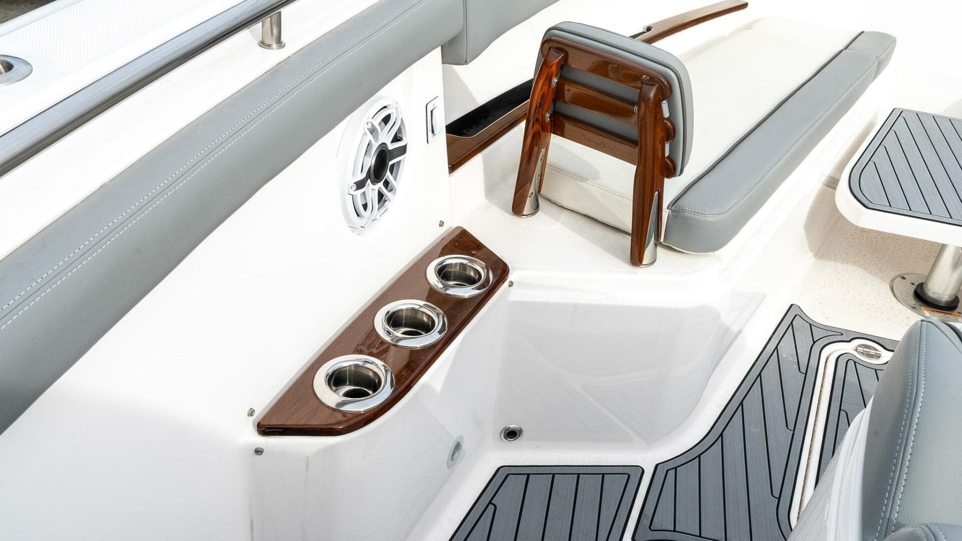 2023 Everglades 455 Center Console