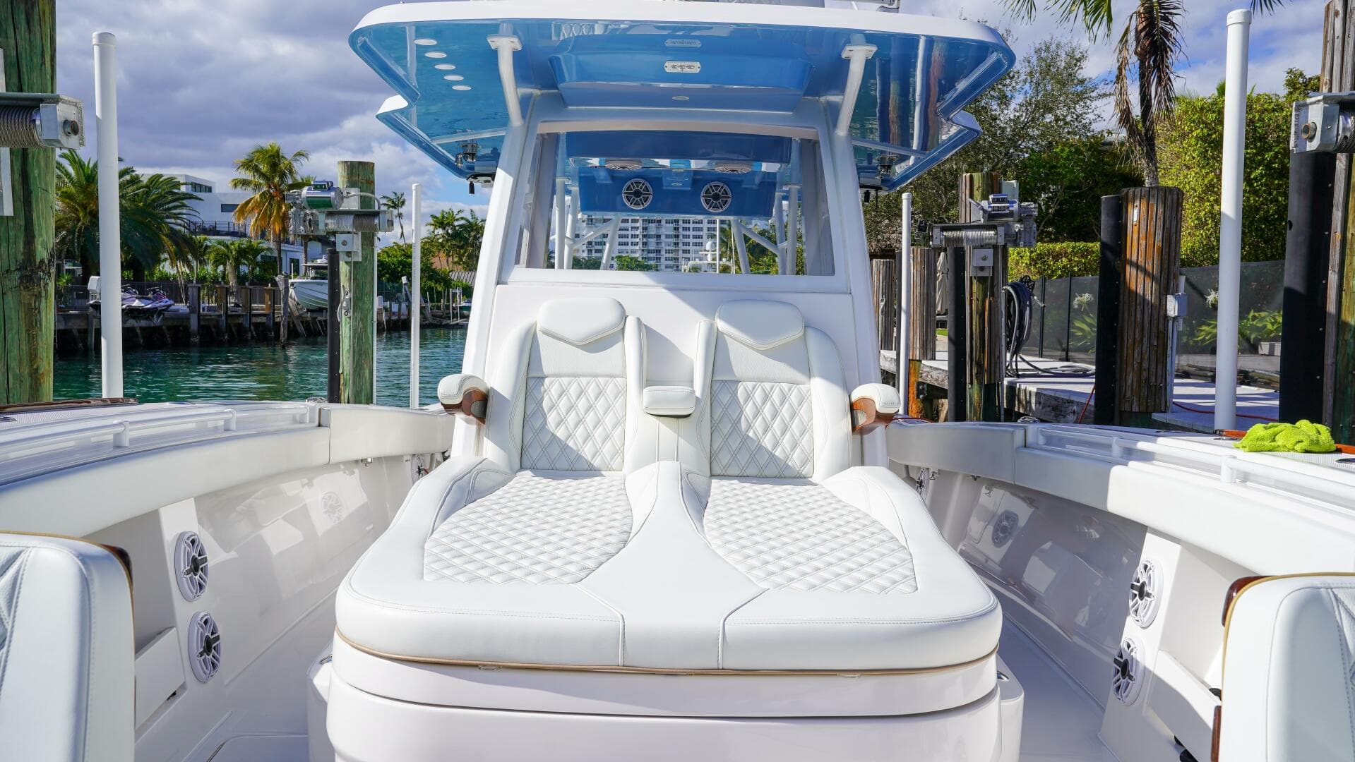 2024 Invincible 43 Open