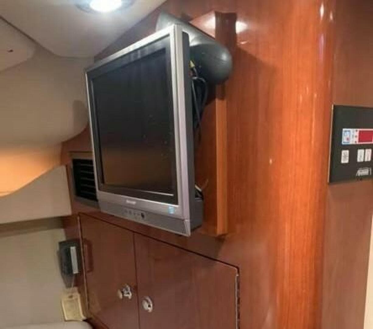 2006 Regal 3060 Window Express