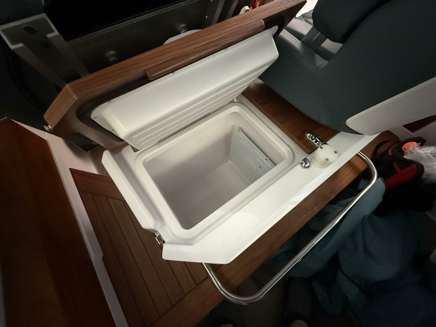 2022 Axopar 28 Cabin