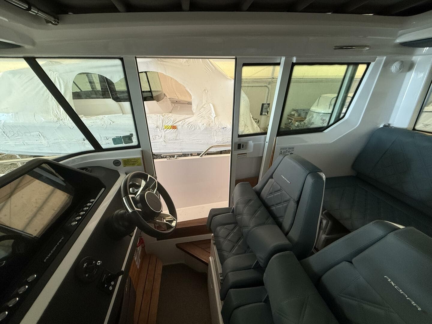 2022 Axopar 28 Cabin