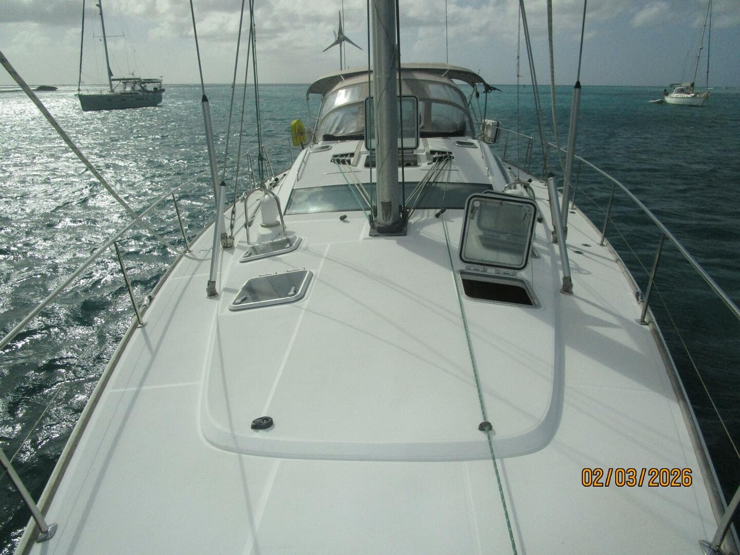 54' Jeanneau foredeck aft