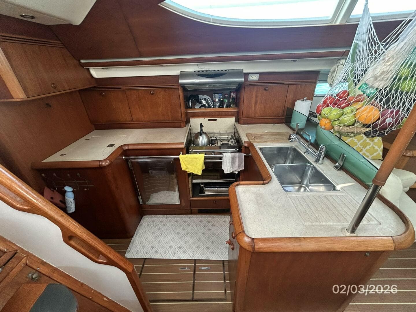 54' Jeanneau galley2