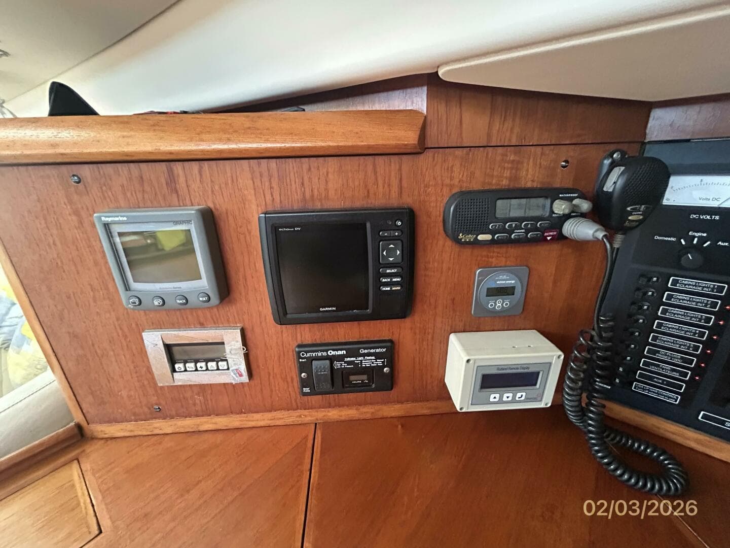 54' Jeanneau nav station electronics