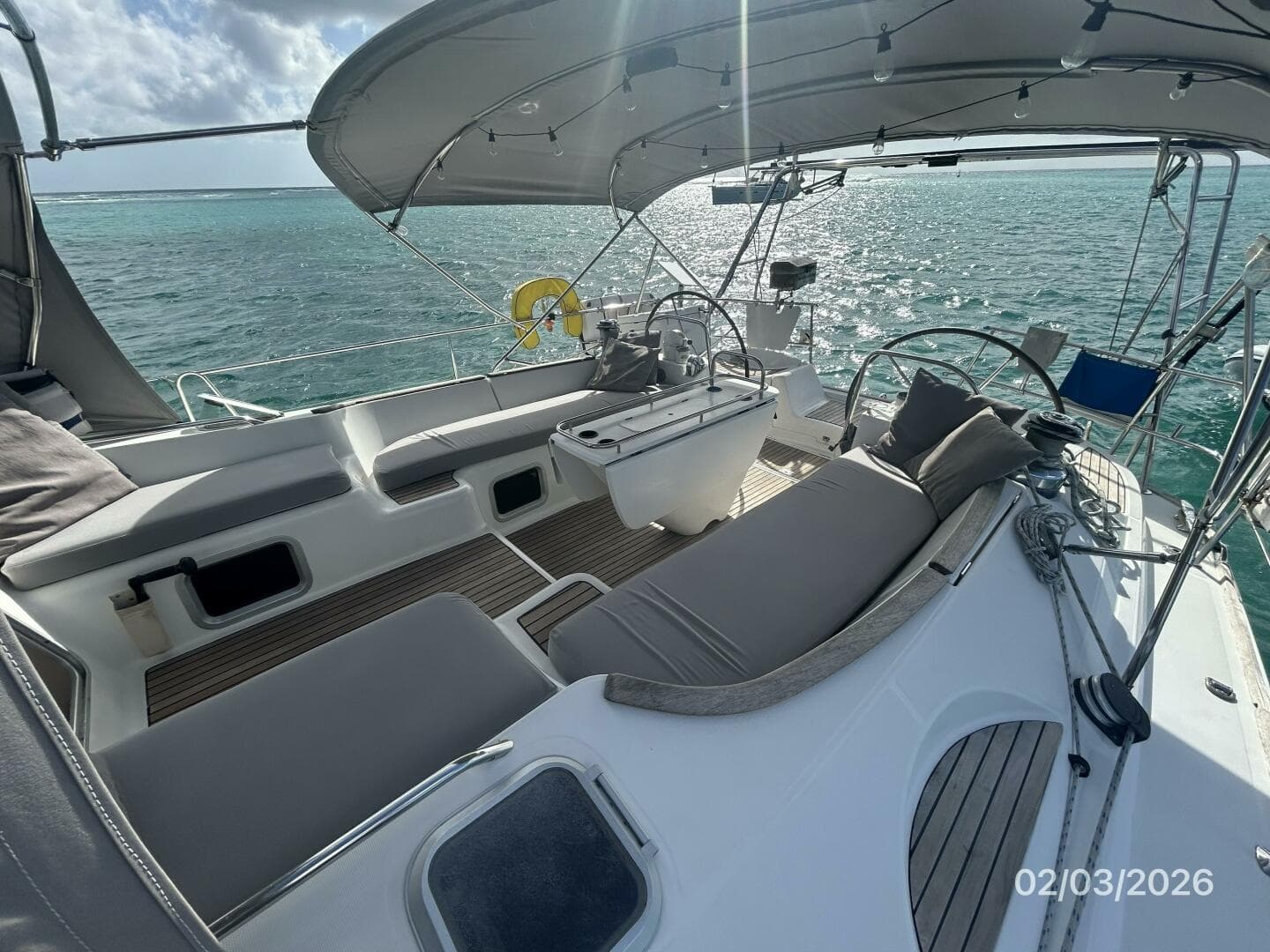 54' Jeanneau cockpit2