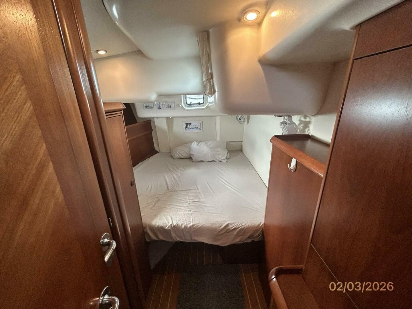 54' Jeanneau starboard aft stateroom