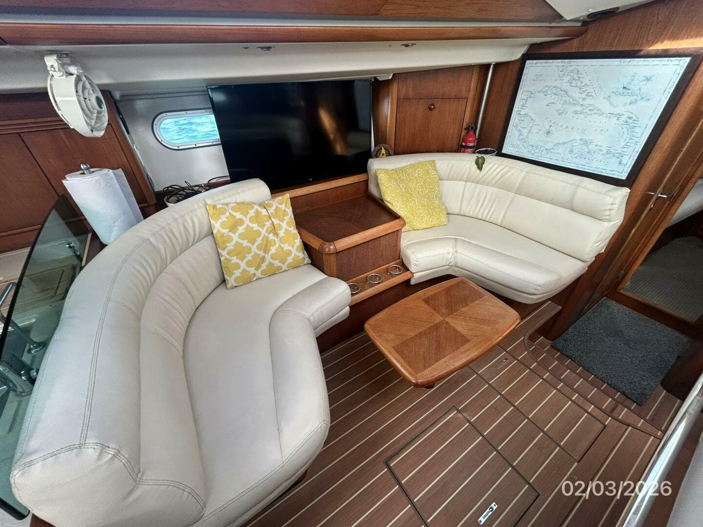 54' Jeanneau salon port seating