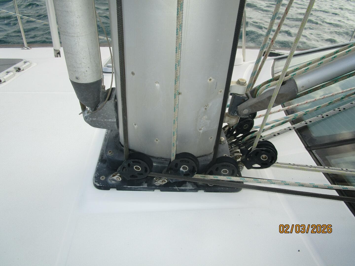 54' Jeanneau mast base2