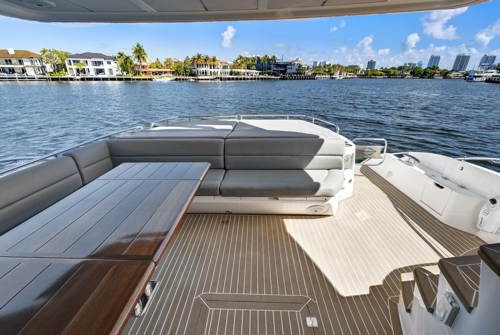 2017 Sunseeker 68 Sport Yacht